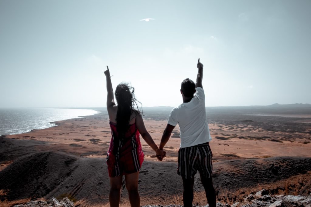 beach couple dawn